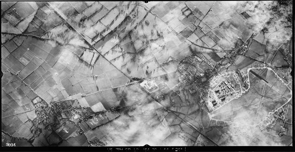Wartime aerial photograph of RAF Grove and the villages around it, January 1944