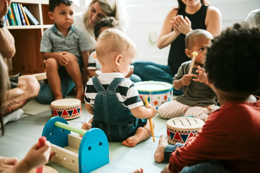 Toddlers at a music group
